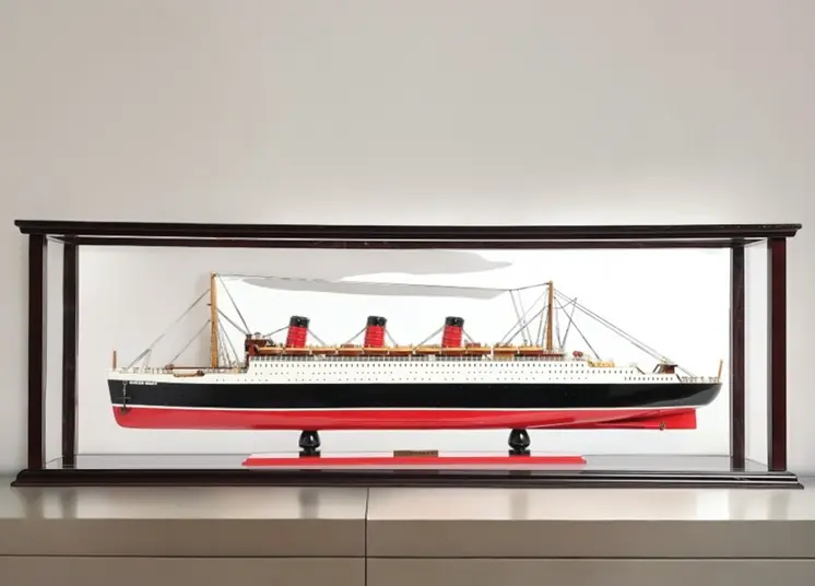 16" Black and Red Solid Wood Hand Painted RMS Queen Mary Medium Display Case Model Boat