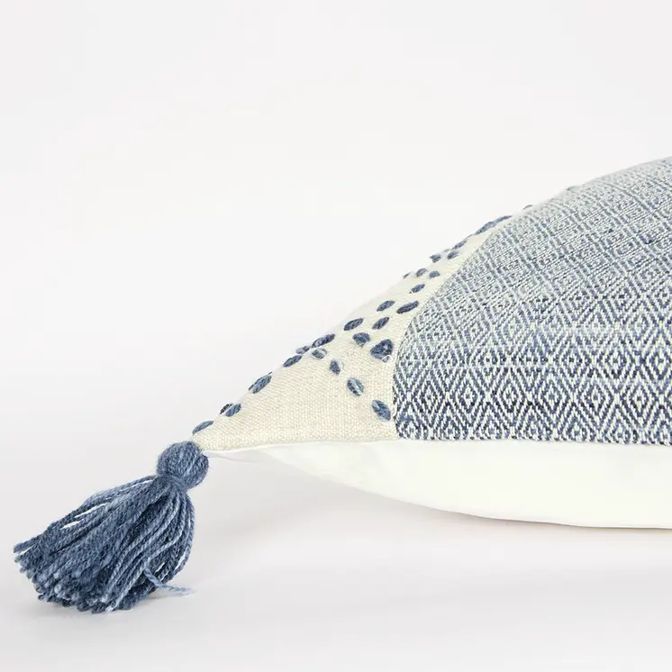 20" Blue and Ivory Herringbone Cotton Throw Pillow With Tassels