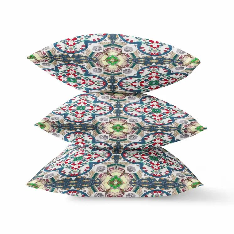 20"X20" Green And White Microsuede Quatrefoil Zippered Pillow