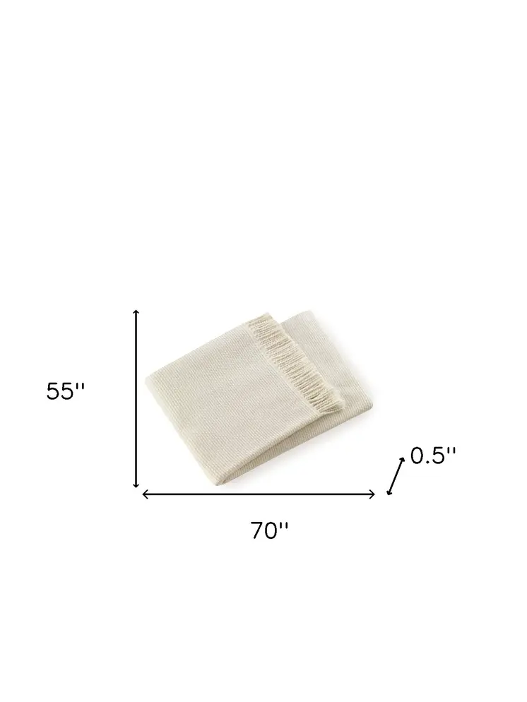 Soft Creamy White Links Pattern Throw Blanket