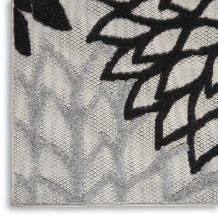 10' Black And White Indoor Outdoor Runner Rug