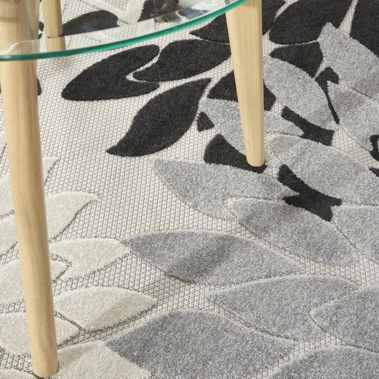 8' X 8' Black And White Indoor Outdoor Area Rug