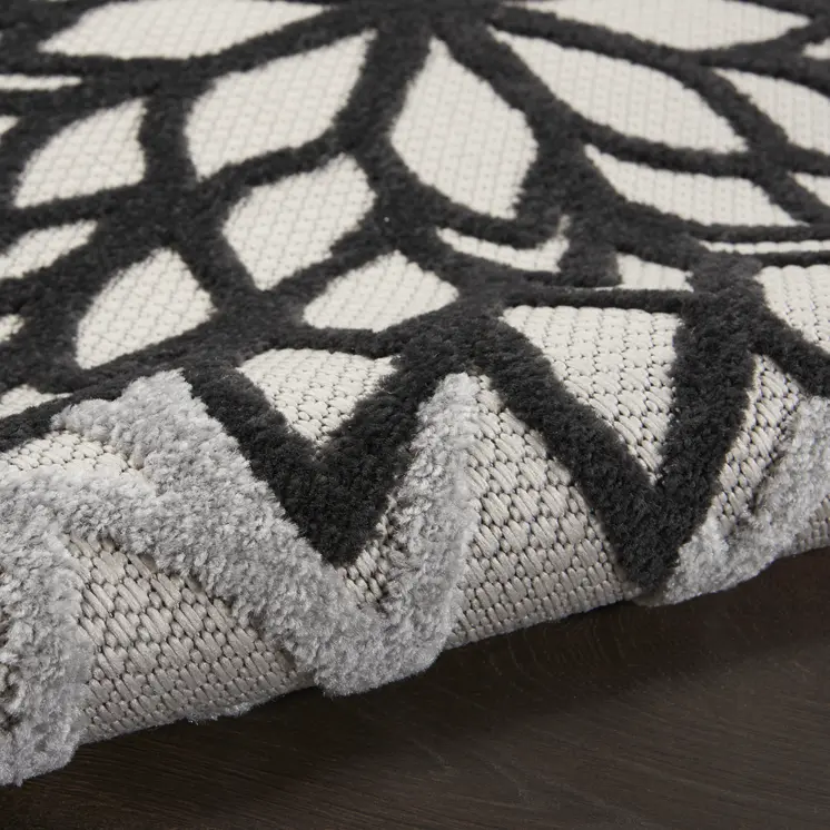 9' X 12' Black And White Indoor Outdoor Area Rug