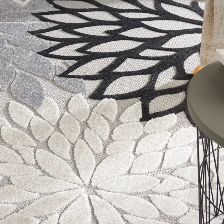 9' X 12' Black And White Indoor Outdoor Area Rug