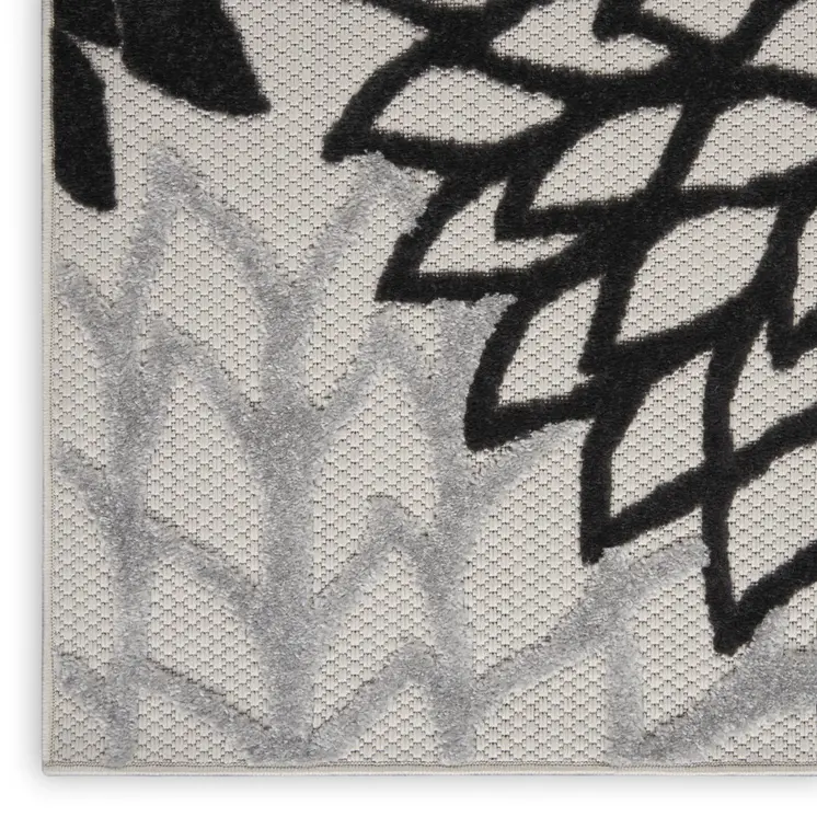 10' X 13' Black And White Floral Indoor Outdoor Area Rug