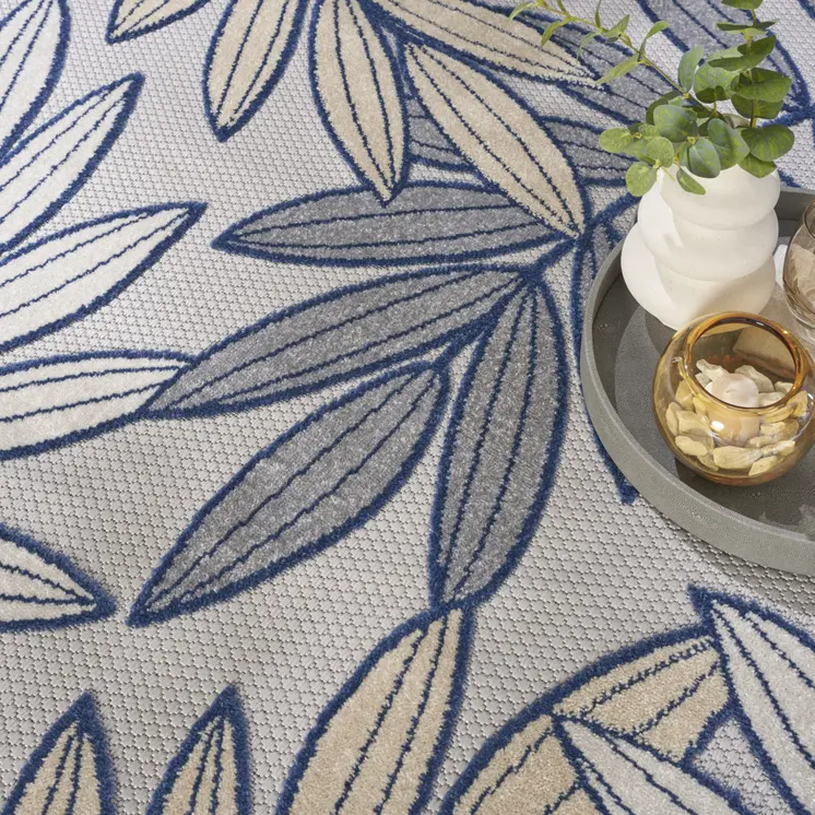 8' X 8' Ivory And Blue Round Indoor Outdoor Area Rug