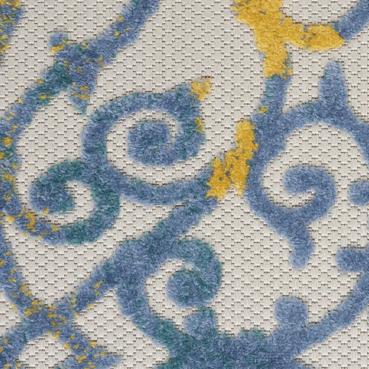8' X 8' Ivory And Blue Round Indoor Outdoor Area Rug