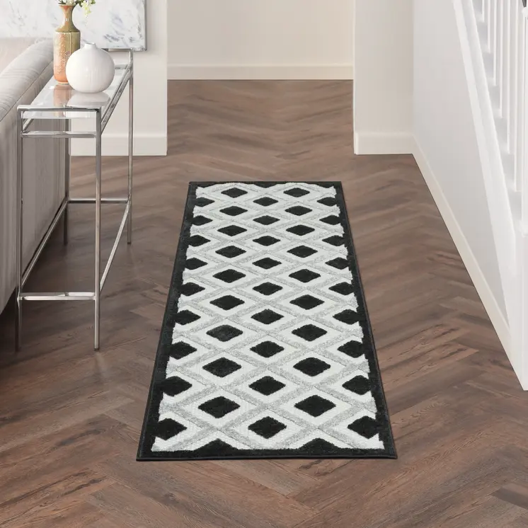 6' Black And White Indoor Outdoor Runner Rug