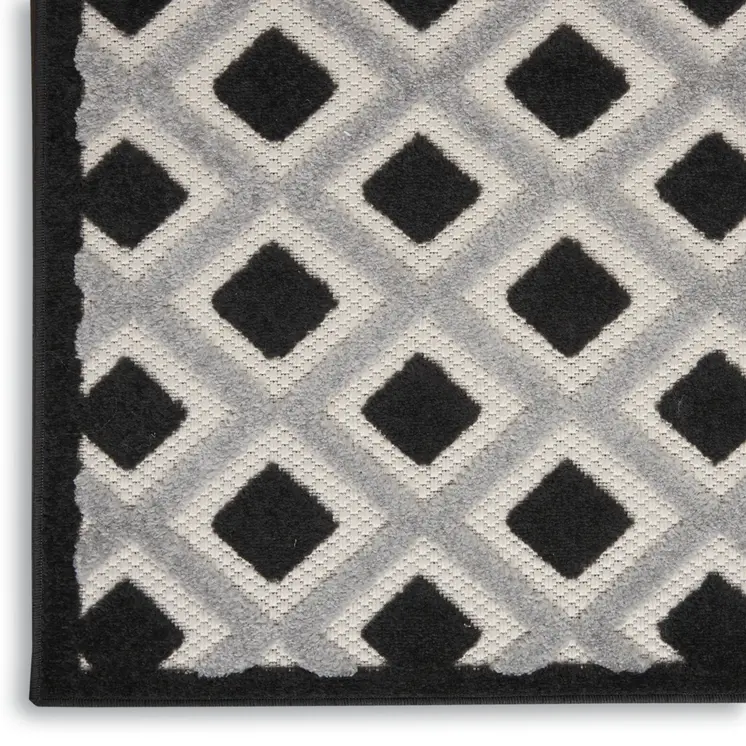 12' Black And White Indoor Outdoor Runner Rug