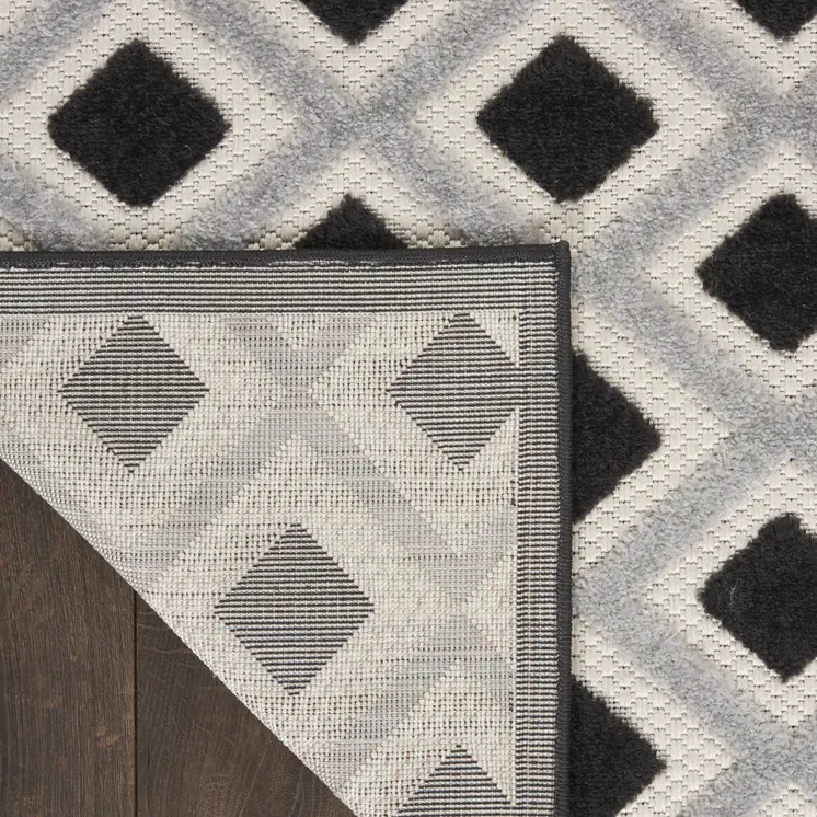 12' Black And White Indoor Outdoor Runner Rug