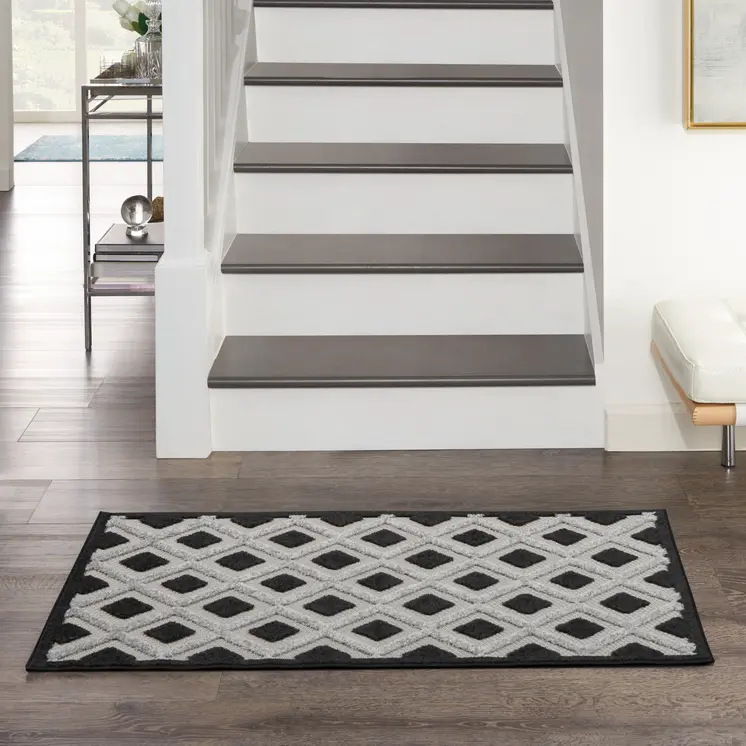 3' X 4' Black And White Indoor Outdoor Area Rug