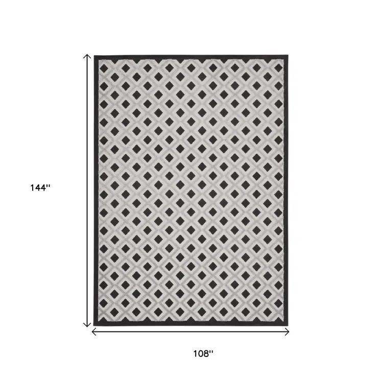 9' X 12' Black And White Indoor Outdoor Area Rug