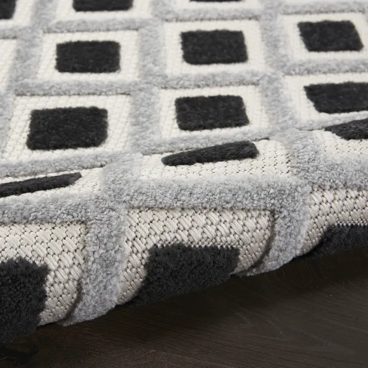 10' X 13' Black And White Indoor Outdoor Area Rug
