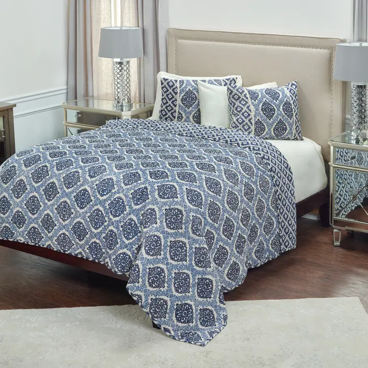 Blue And Ivory Damask King Quilt