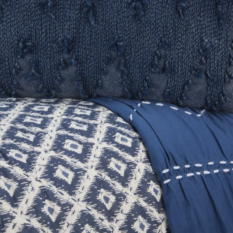 Blue And Ivory Damask King Quilt