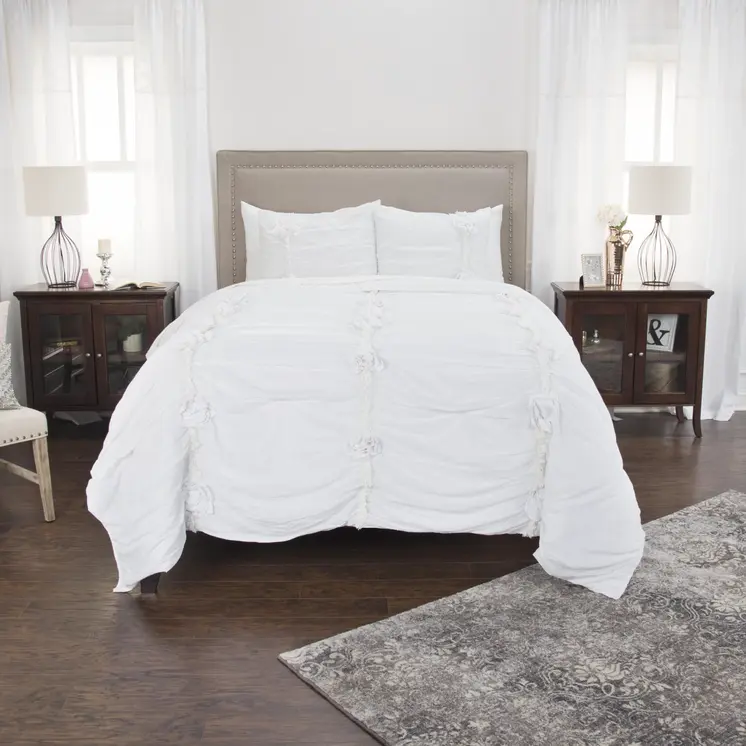 White Floral Queen Quilt
