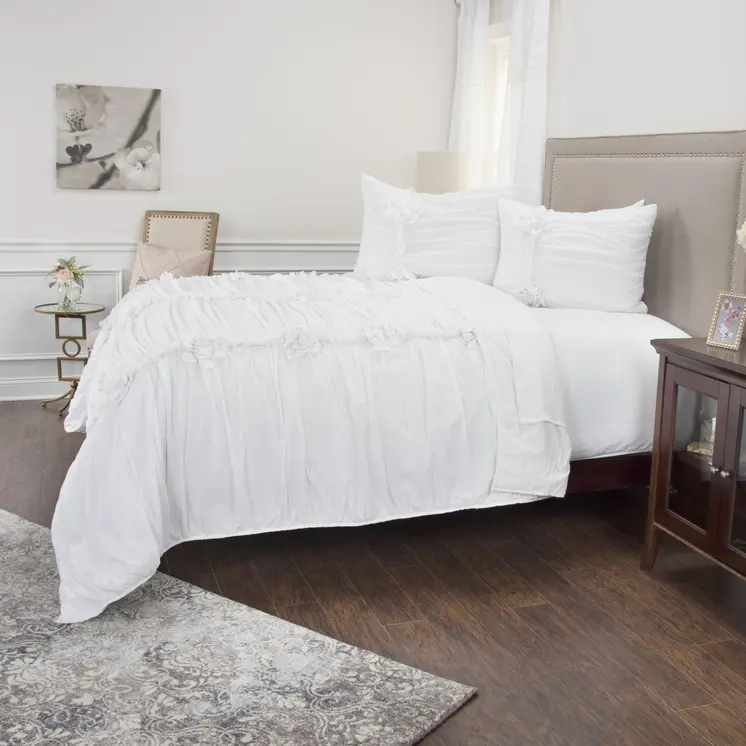 White Floral Queen Quilt