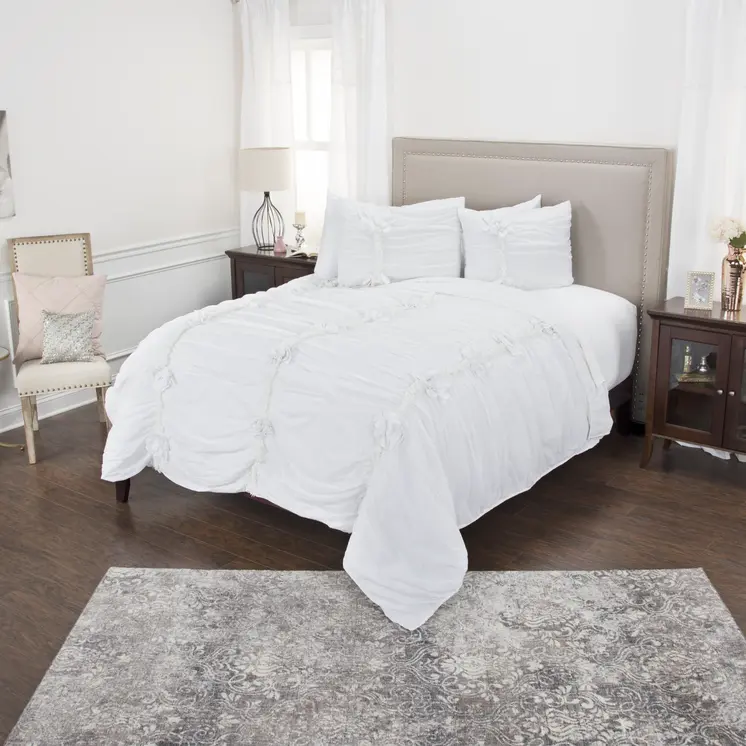 White Floral Queen Quilt