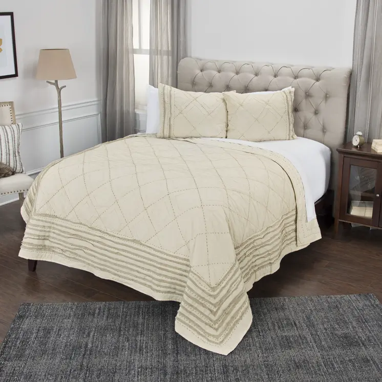 Ivory Geometric Queen Quilt