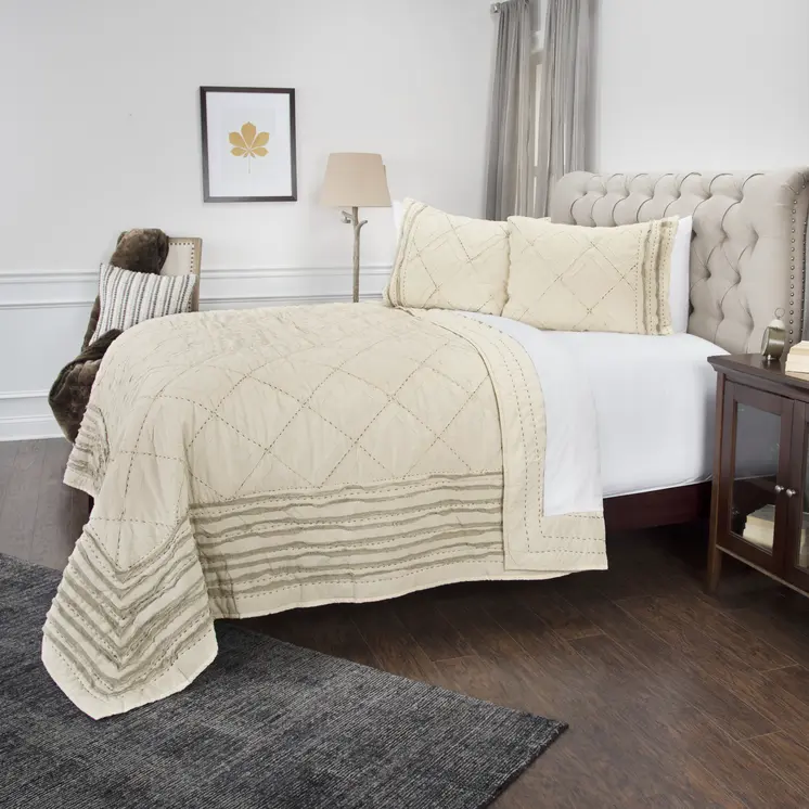 Ivory Geometric Queen Quilt