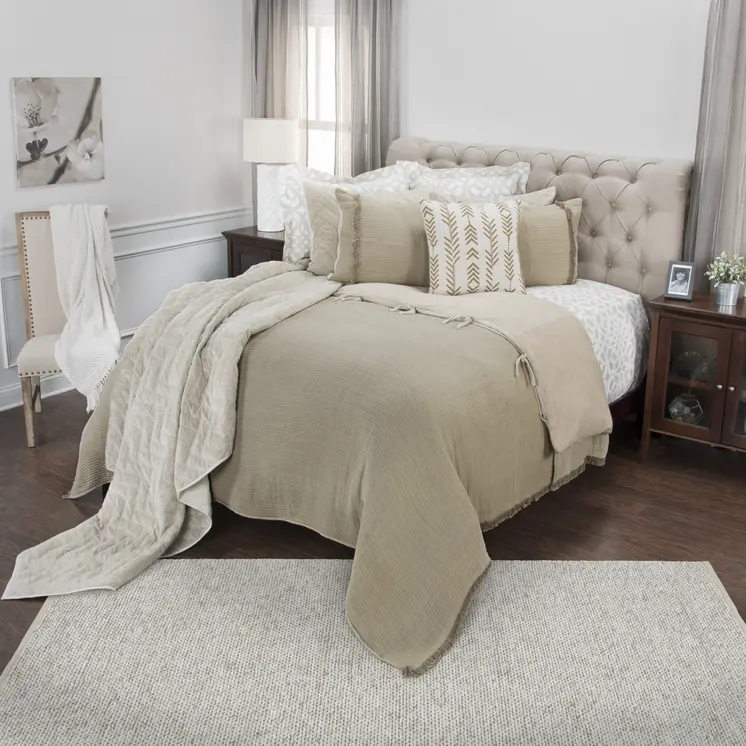 Natural Checkered Queen Quilt