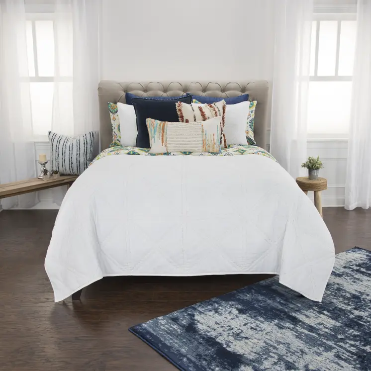 White Geometric King Quilt