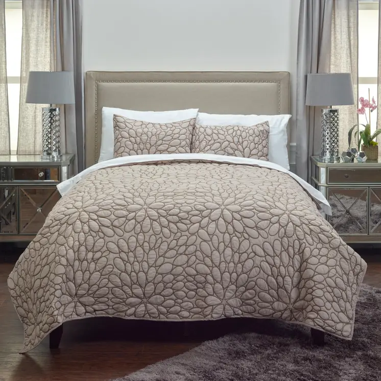 Blush Floral Queen Quilt