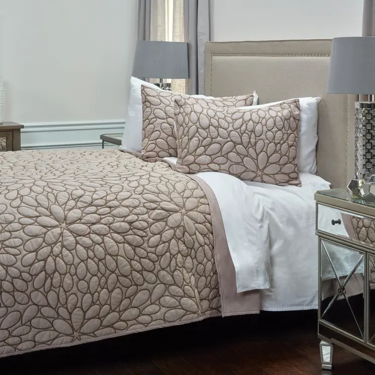 Blush Floral Queen Quilt