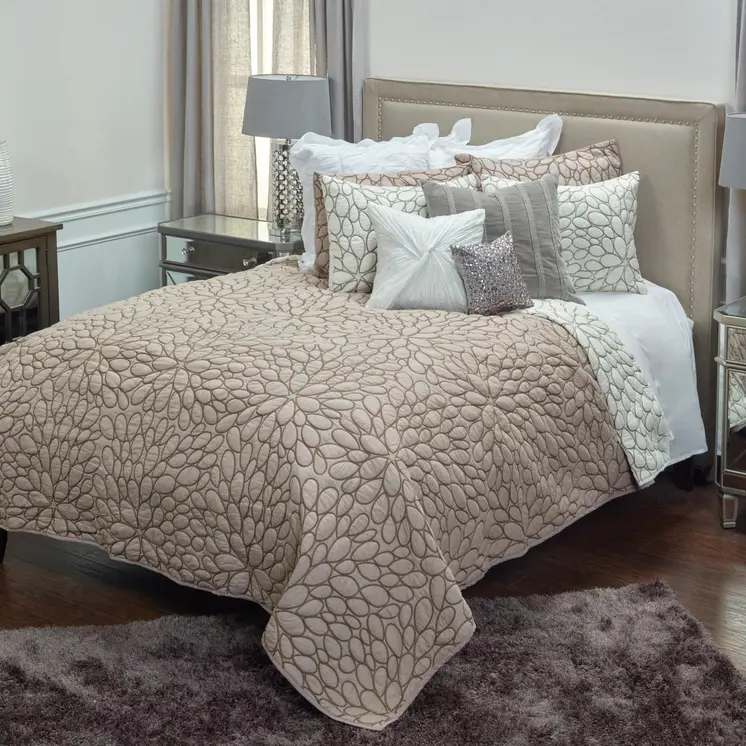 Blush Floral Queen Quilt