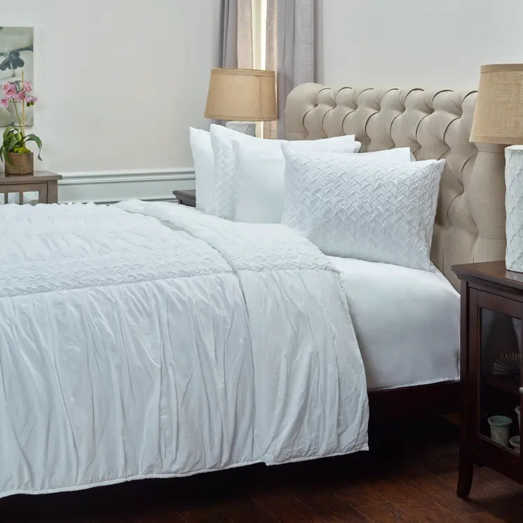 White Geometric Twin Quilt