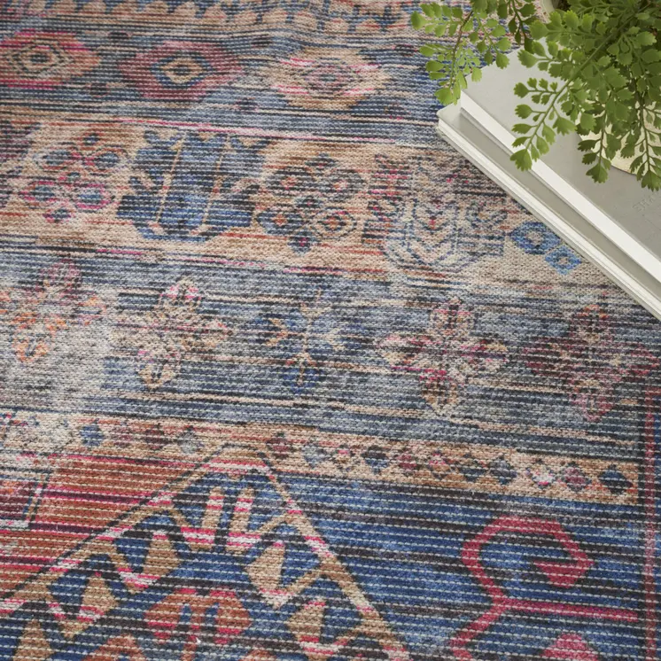 5' X 7' Multicolor Southwestern Power Loom Distressed Washable Area Rug