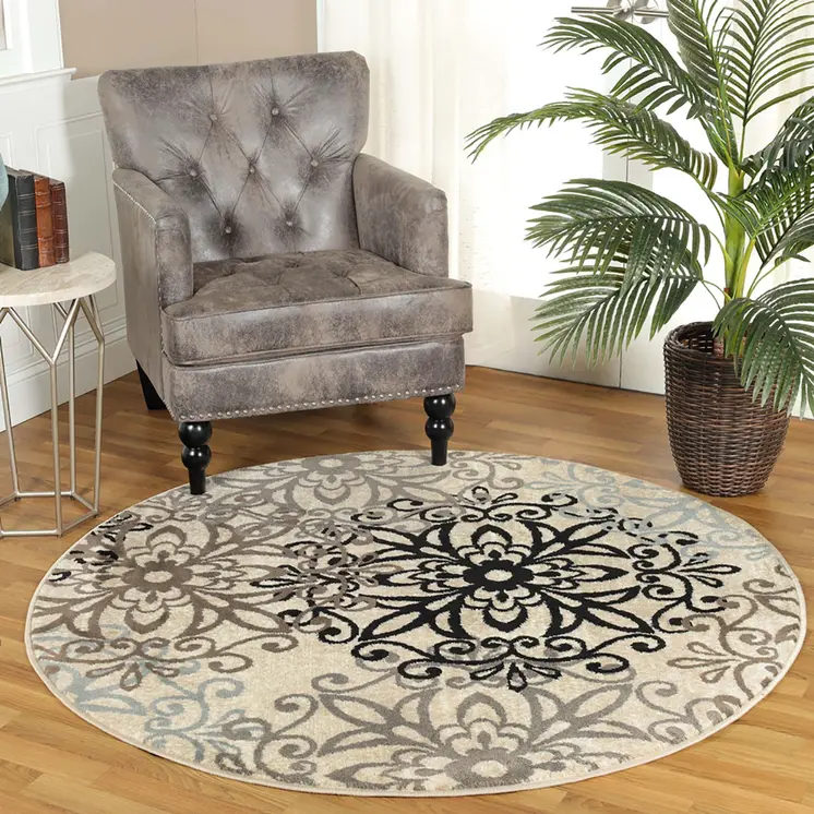 5' Tan And Gray Medallion Round Rug