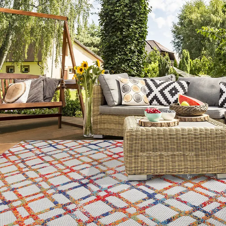 7' X 9' Cream Geometric Stain Resistant Non Skid Indoor Outdoor Area Rug