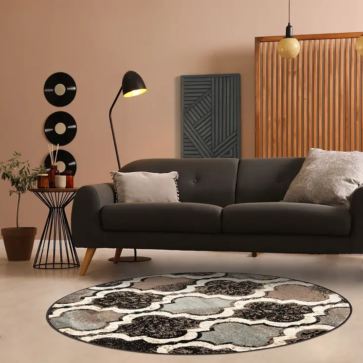 5' Chocolate Quatrefoil Distressed Round Rug