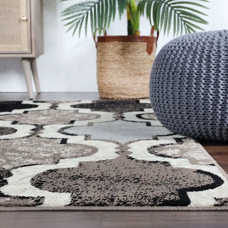 8' Ivory Quatrefoil Distressed Square Rug