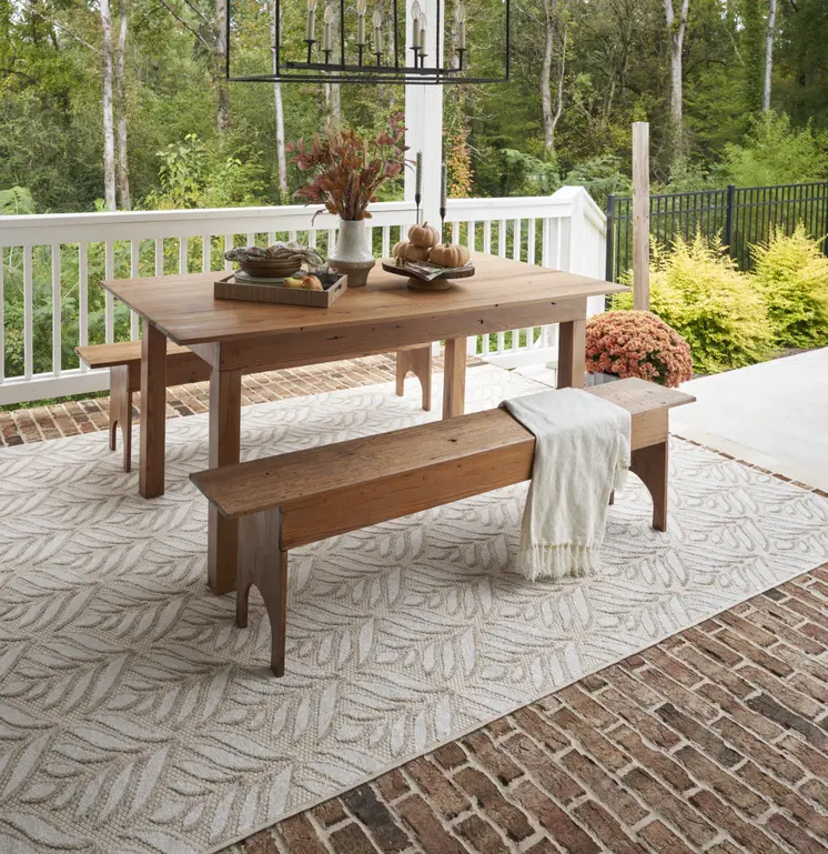 6' X 9' Ivory And Grey Floral Stain Resistant Non Skid Area Rug