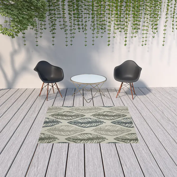 5' X 7' Beige Floral Stain Resistant Indoor Outdoor Area Rug