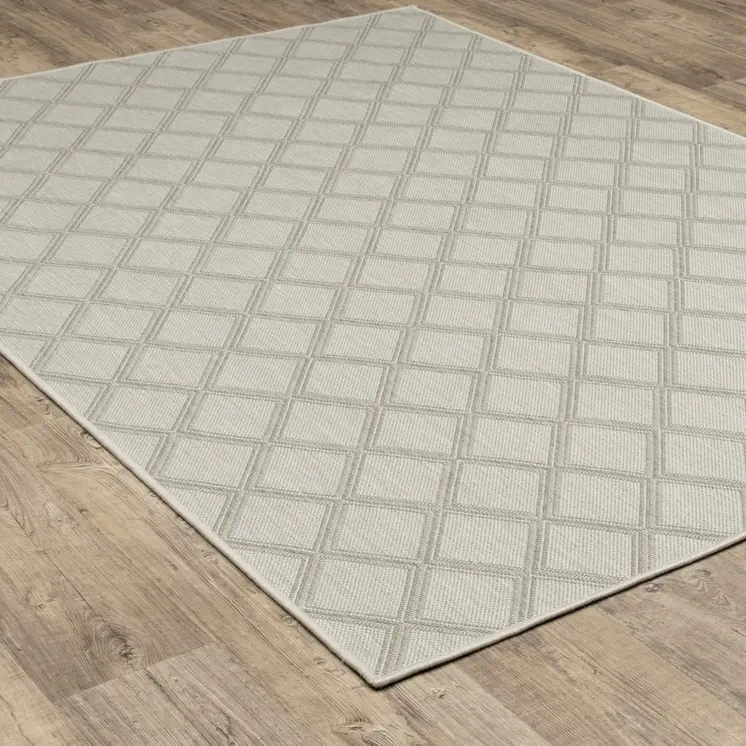 7' X 9' Gray and Ivory Geometric Stain Resistant Indoor Outdoor Area Rug