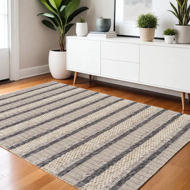 4' X 6' Gray and Ivory Wool Hand Woven Area Rug