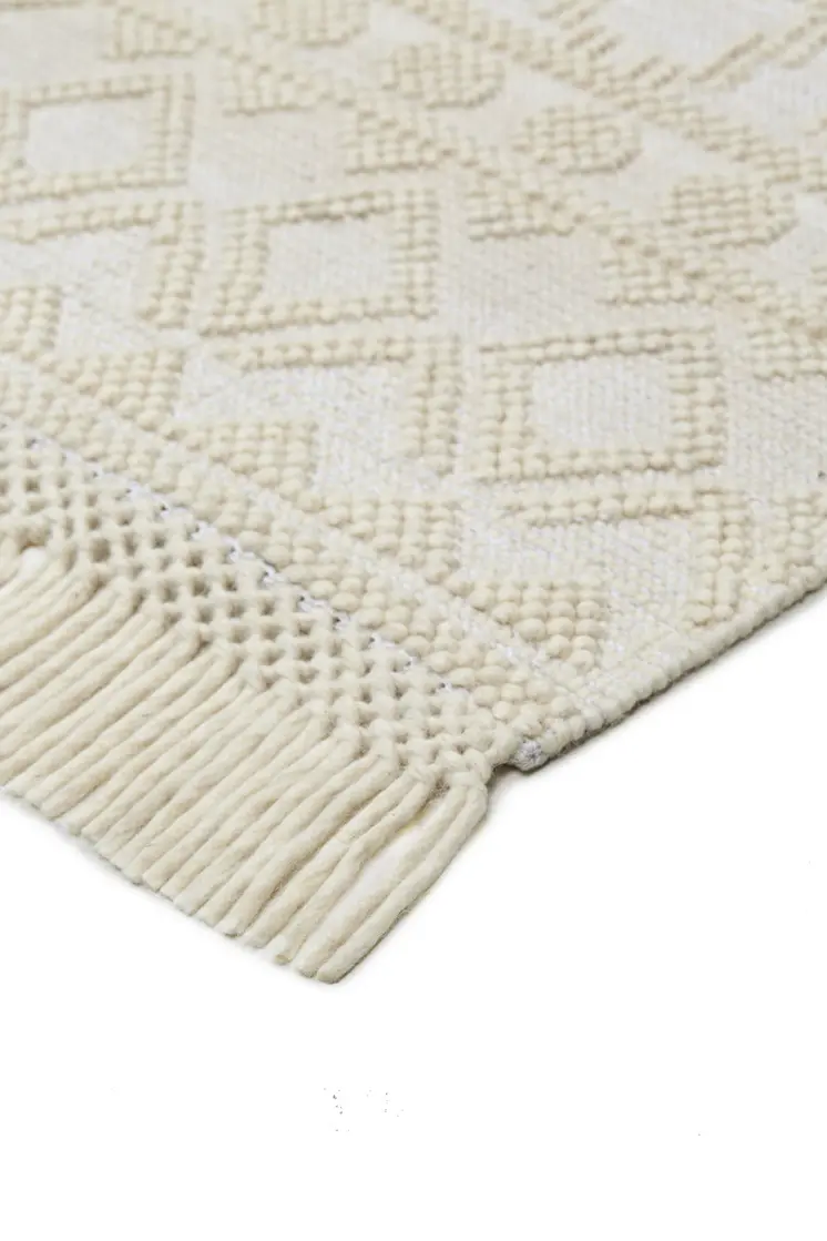 5' X 8' Ivory Wool Geometric Hand Woven Area Rug With Fringe