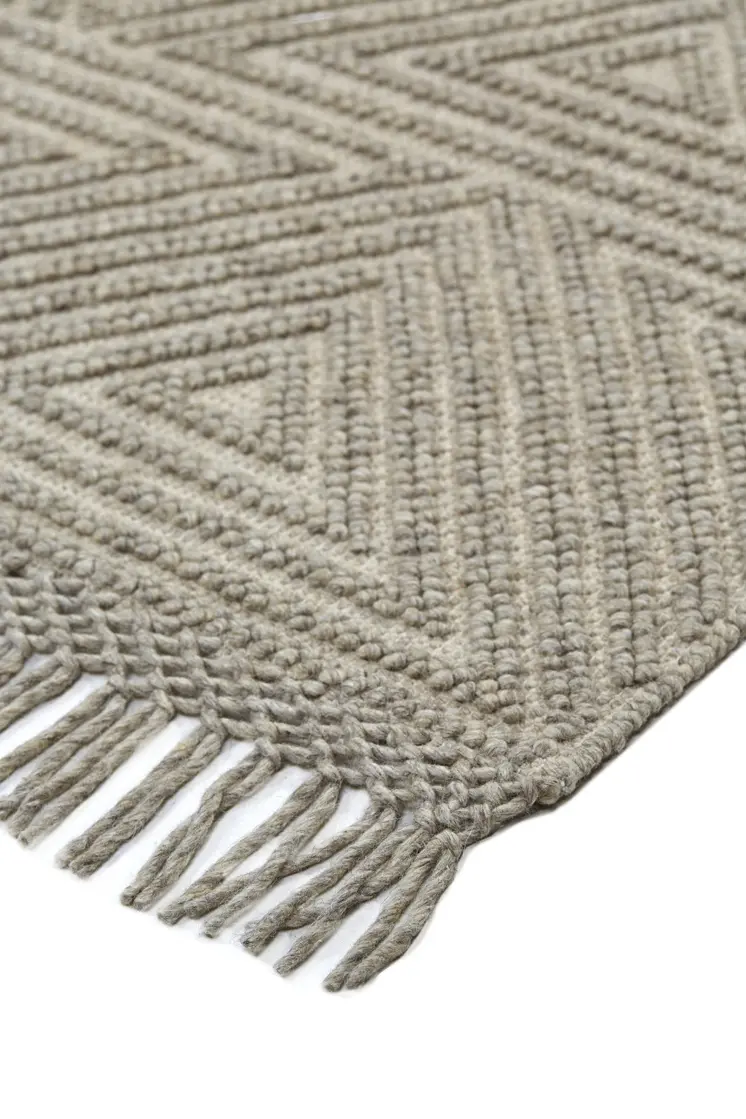 5' X 8' Tan And Ivory Wool Geometric Hand Woven Area Rug With Fringe