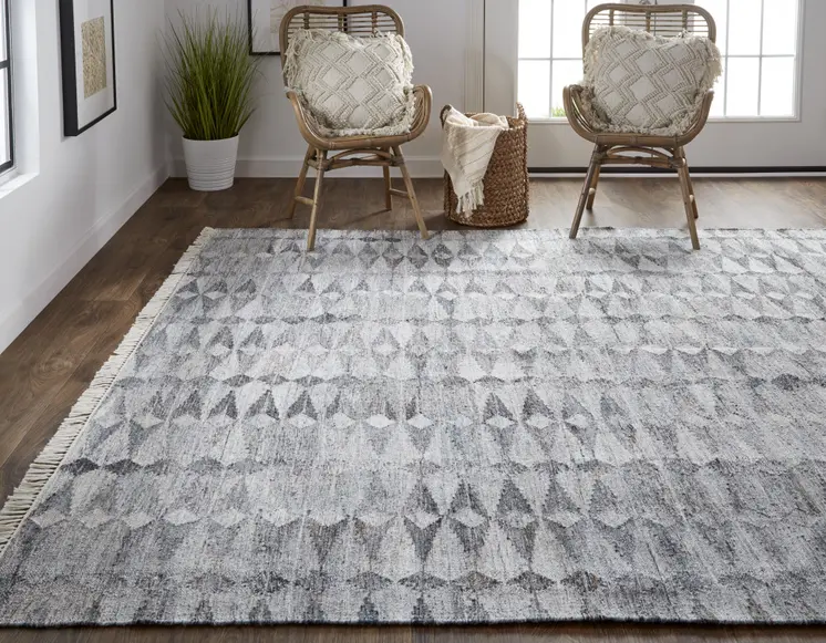4' X 6' Gray Geometric Hand Woven Area Rug With Fringe
