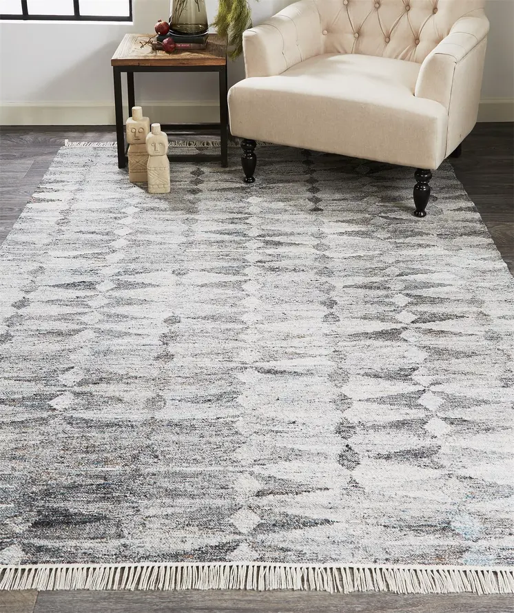 4' X 6' Gray Geometric Hand Woven Area Rug With Fringe