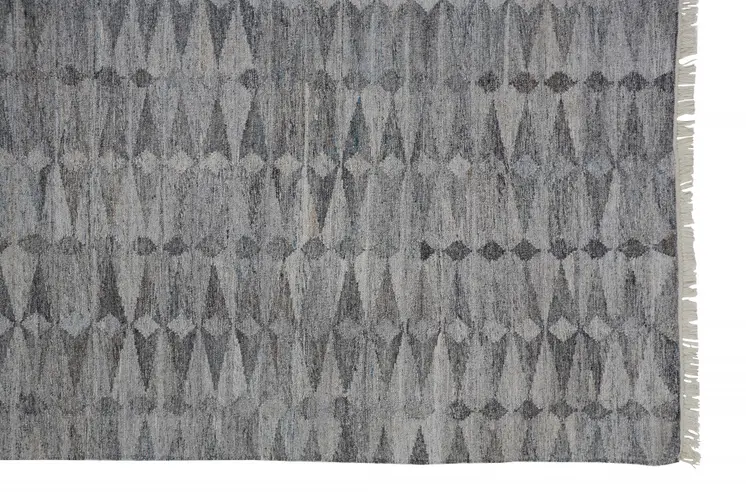 4' X 6' Gray Geometric Hand Woven Area Rug With Fringe