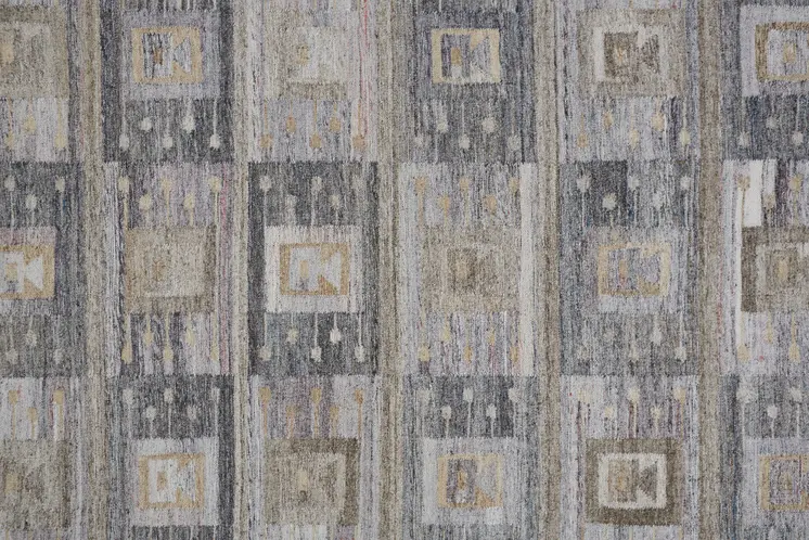5' X 8' Gray Geometric Hand Woven Area Rug With Fringe