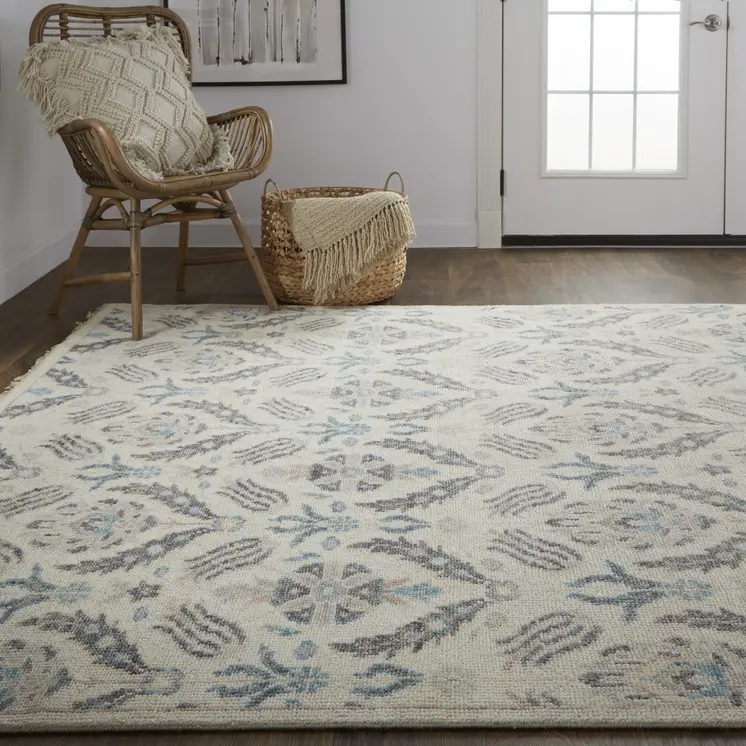 2' X 3' Gray and Ivory Wool Floral Hand Knotted Area Rug
