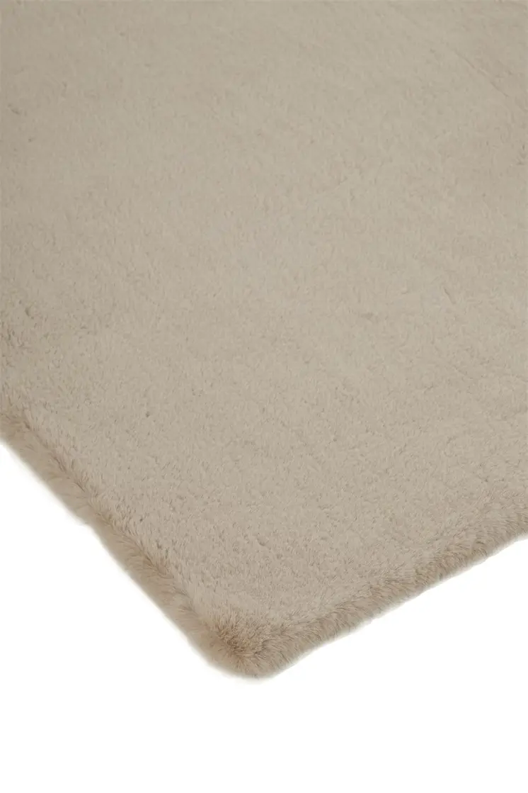 2' X 3' Tan Shag Area Rug