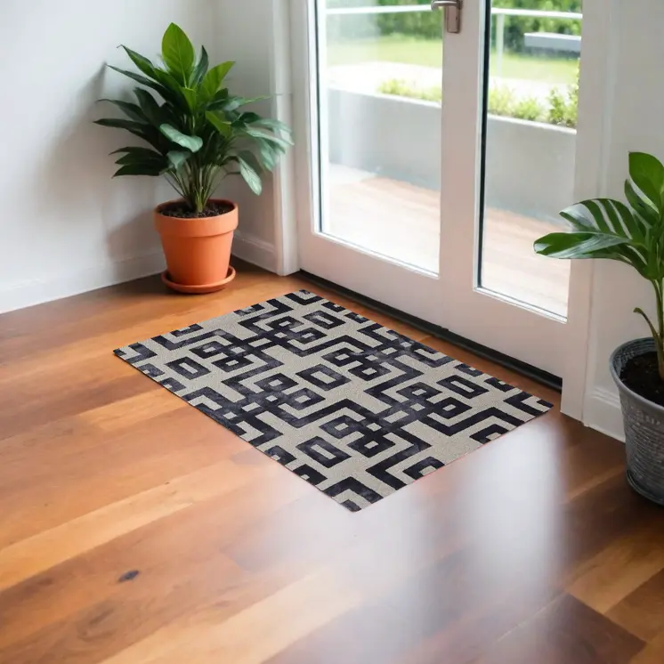2' X 3' Ivory And Black Wool Tufted Handmade Area Rug