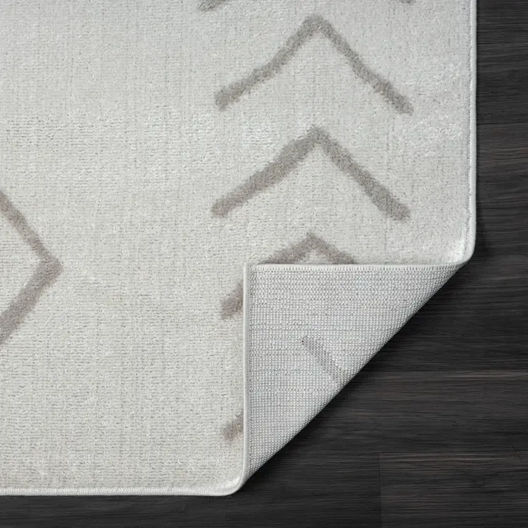 5' X 7' Cream Diamond Area Rug