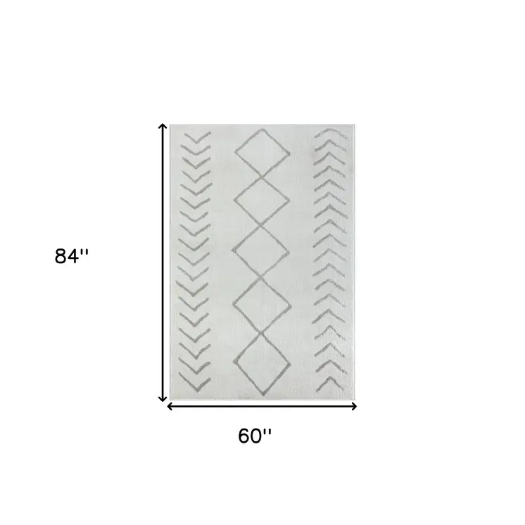 5' X 7' Cream Diamond Area Rug